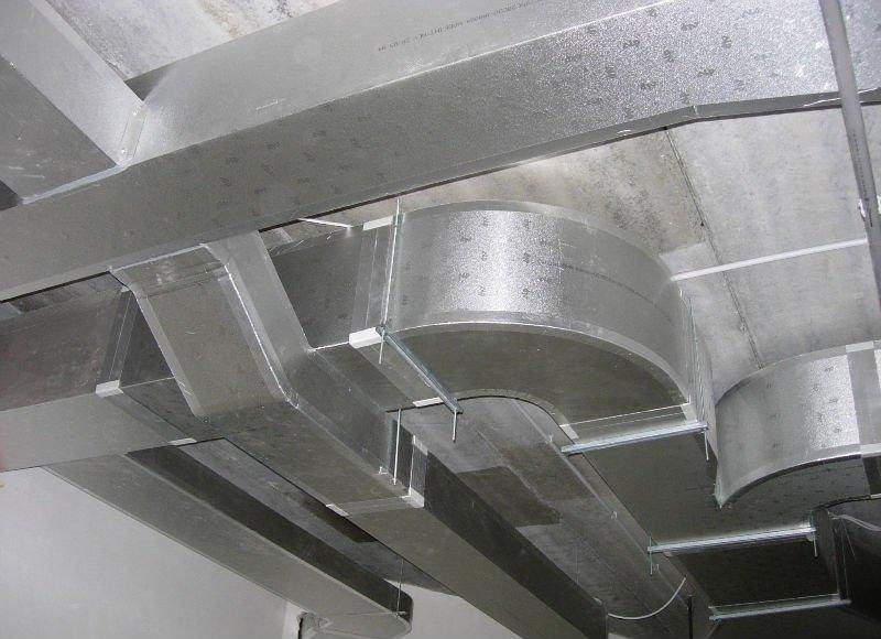 Pre-insulated duct installation at Saraya Tower 2B+42 with Commodore Contracting